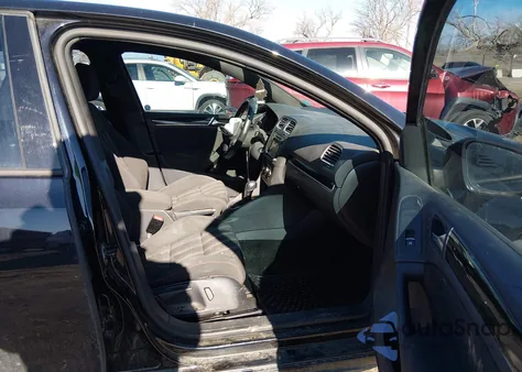 2012 Volkswagen Gti 4-Door z USA, uszkodzony, nr VIN WVWHV7AJ6CW164777